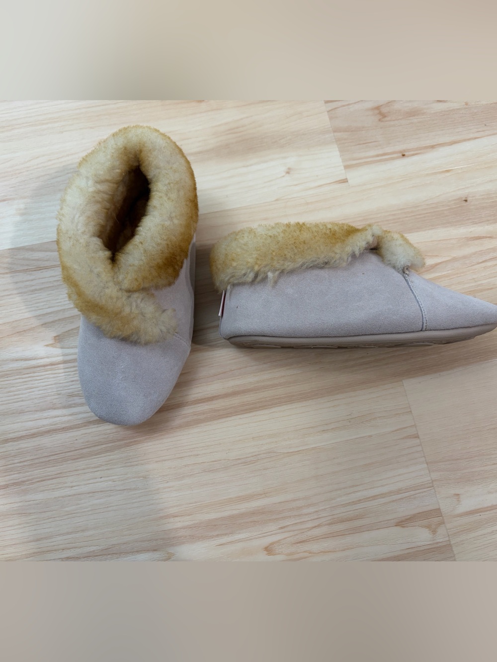 Tamarac Women's Shearling-Lined Suede Slippers - Size 7